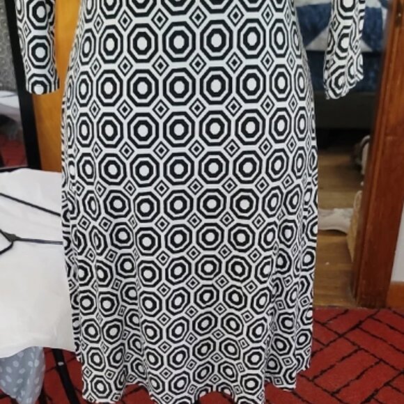 Cynthia Rowley Black and White Wrap Dress with Long Sleeves - Picture 9 of 9